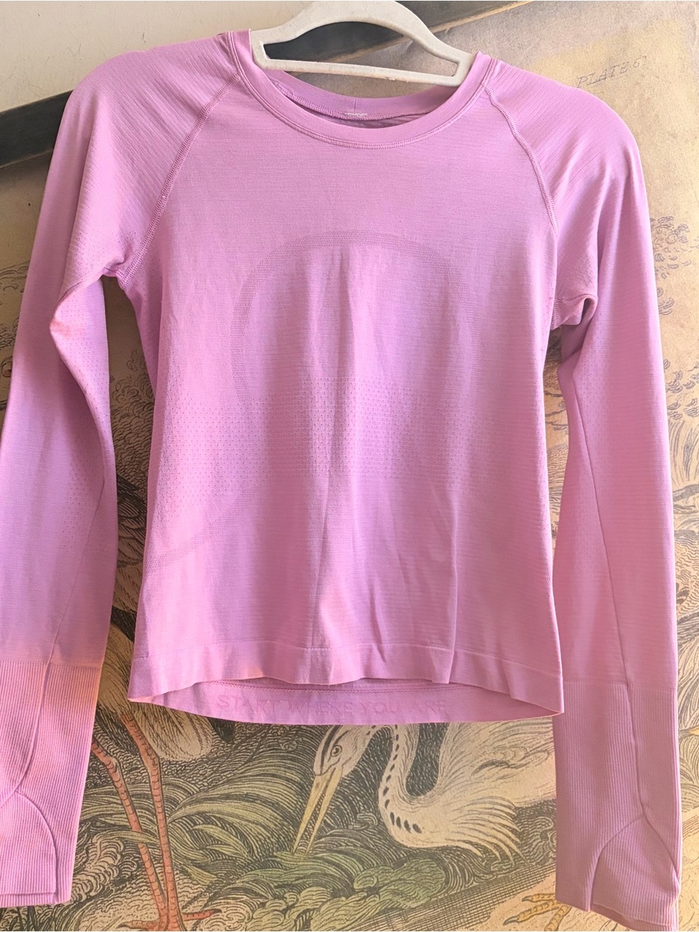 * Lululemon Run Swiftly Tech Ling Sleeve Tee Thumbholes SZ 4 *